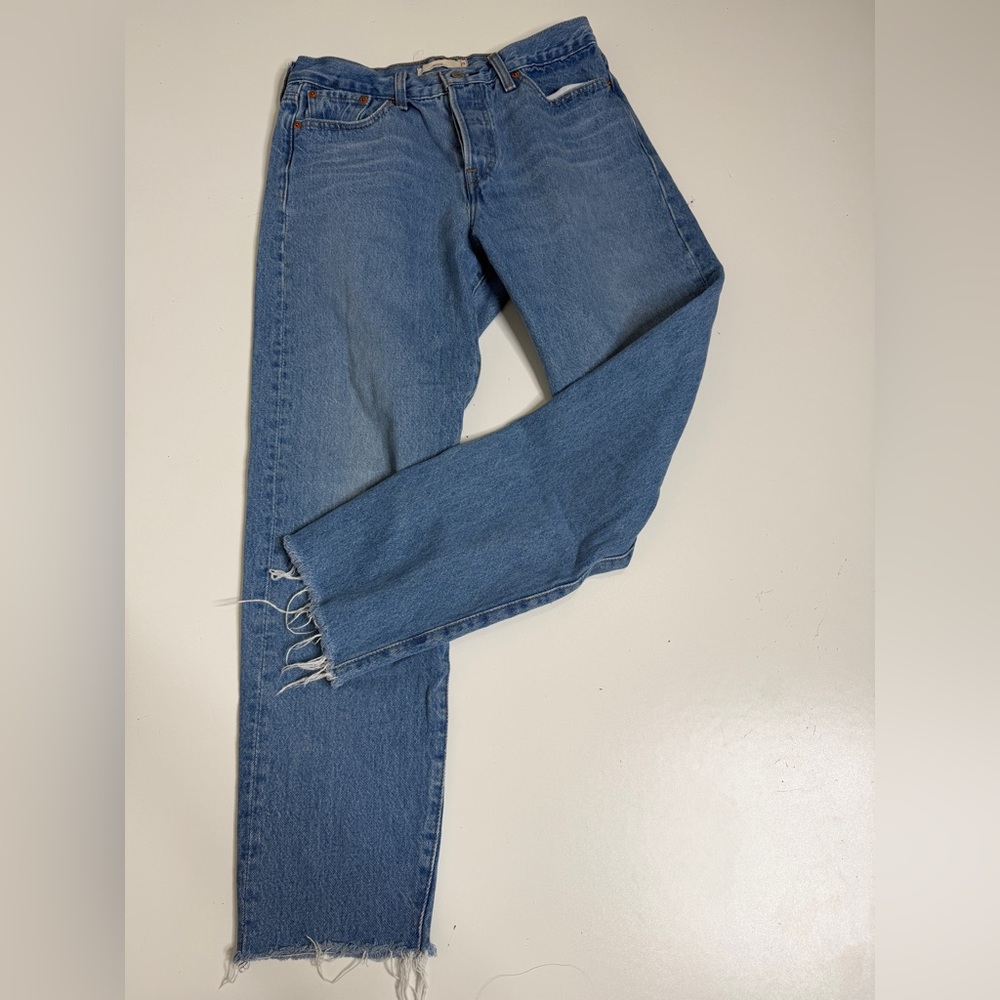 Levi wedgie straight jeans raw hem size 29 button fly